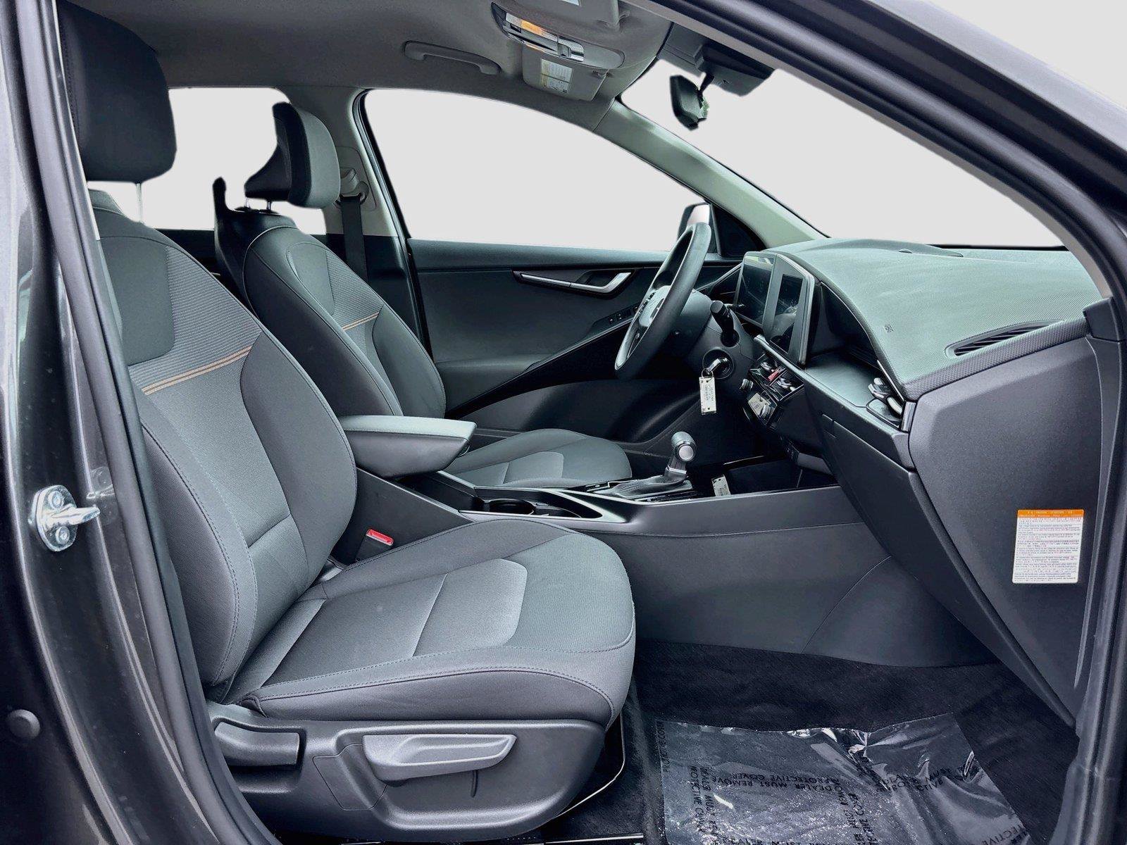 Used 2025 Kia Niro LX FWD image 29