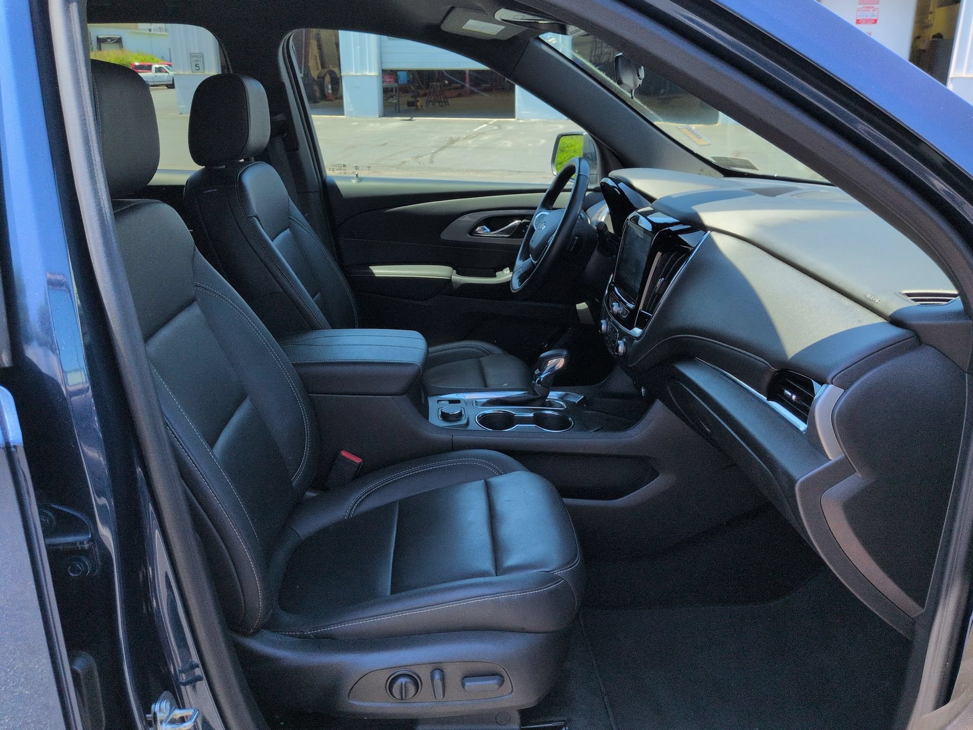 Certified 2023 Chevrolet Traverse LT AWD/4WD image 28