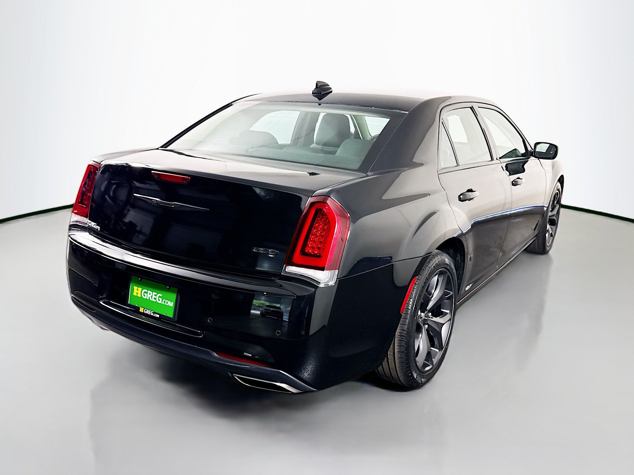 Used 2023 Chrysler 300 Touring w/ Safetytec Plus Group RWD image 10