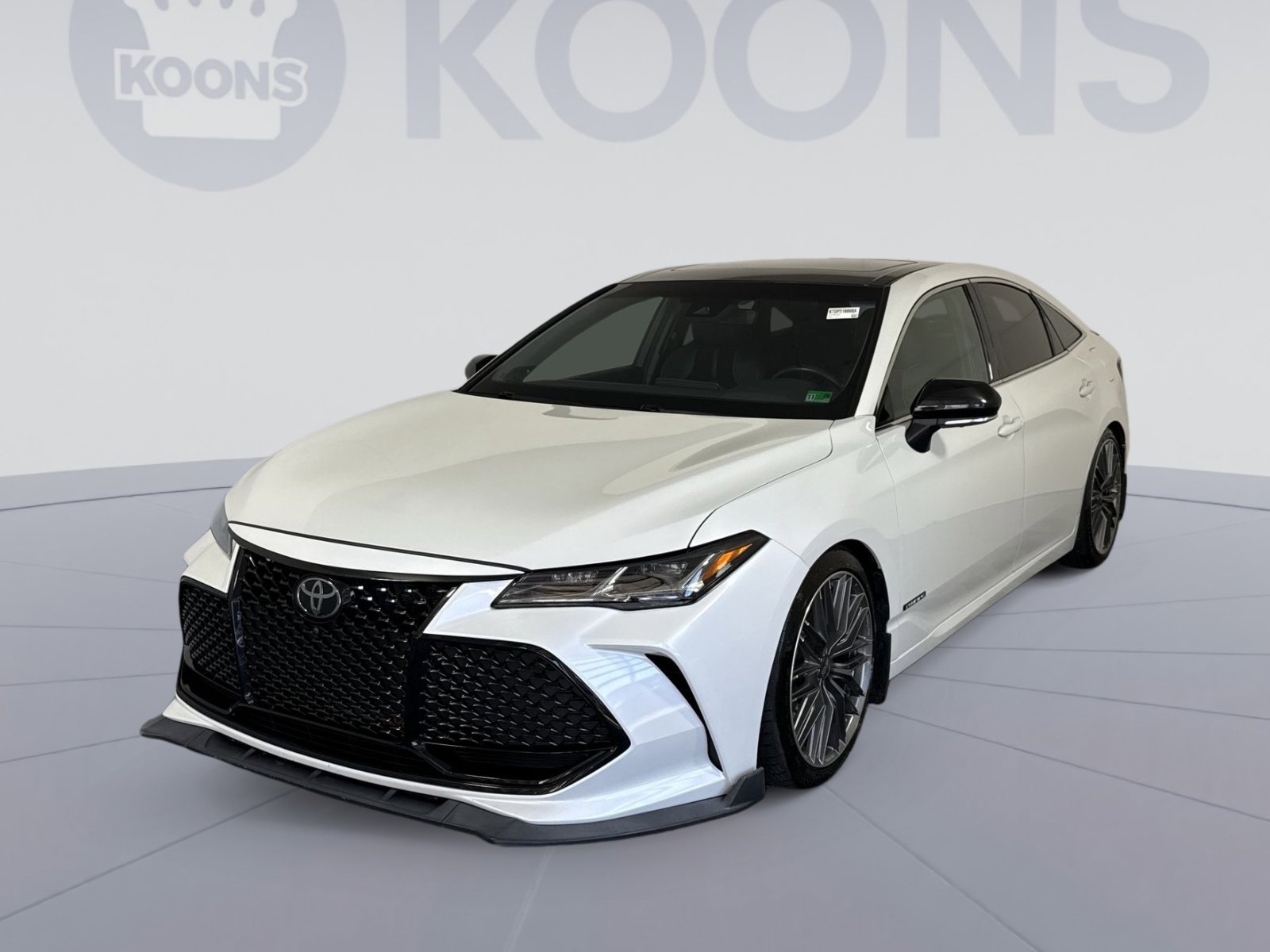 Used 2019 Toyota Avalon Touring w/ Advanced Safety Package FWD image 1