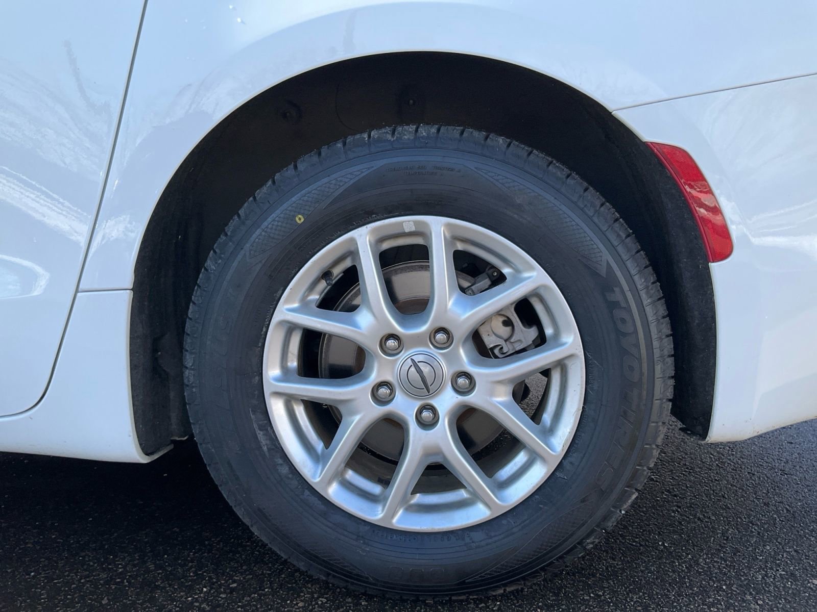 Used 2022 Chrysler Voyager LX image 20