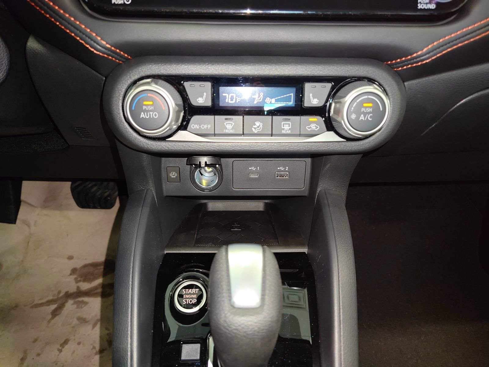 New 2025 Nissan Versa SR w/ Trunk Package FWD image 21