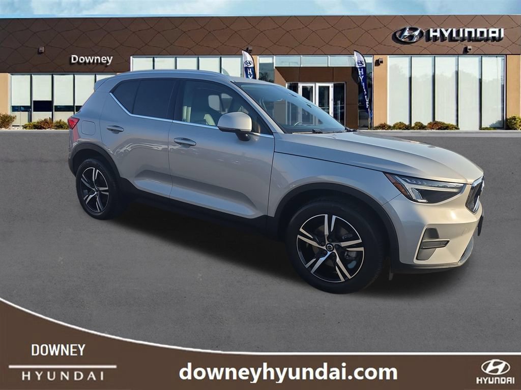 Used 2024 Volvo XC40 B5 Core AWD/4WD image 7