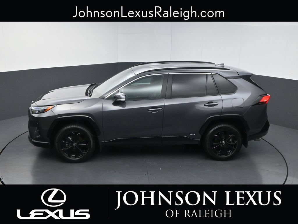Used 2025 Toyota RAV4 SE AWD/4WD image 30