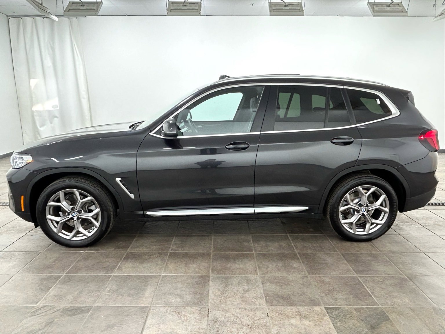 Used 2022 BMW X3 xDrive30i w/ Convenience Package w/ZPA image 2