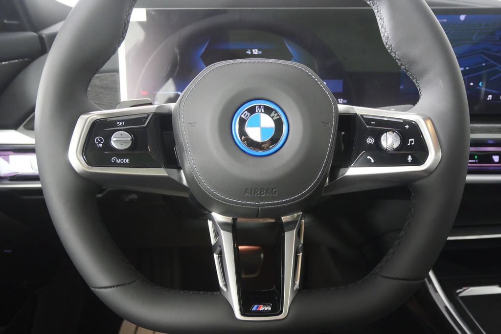 Used 2026 BMW i7 eDrive50 w/ M Sport Package RWD image 19