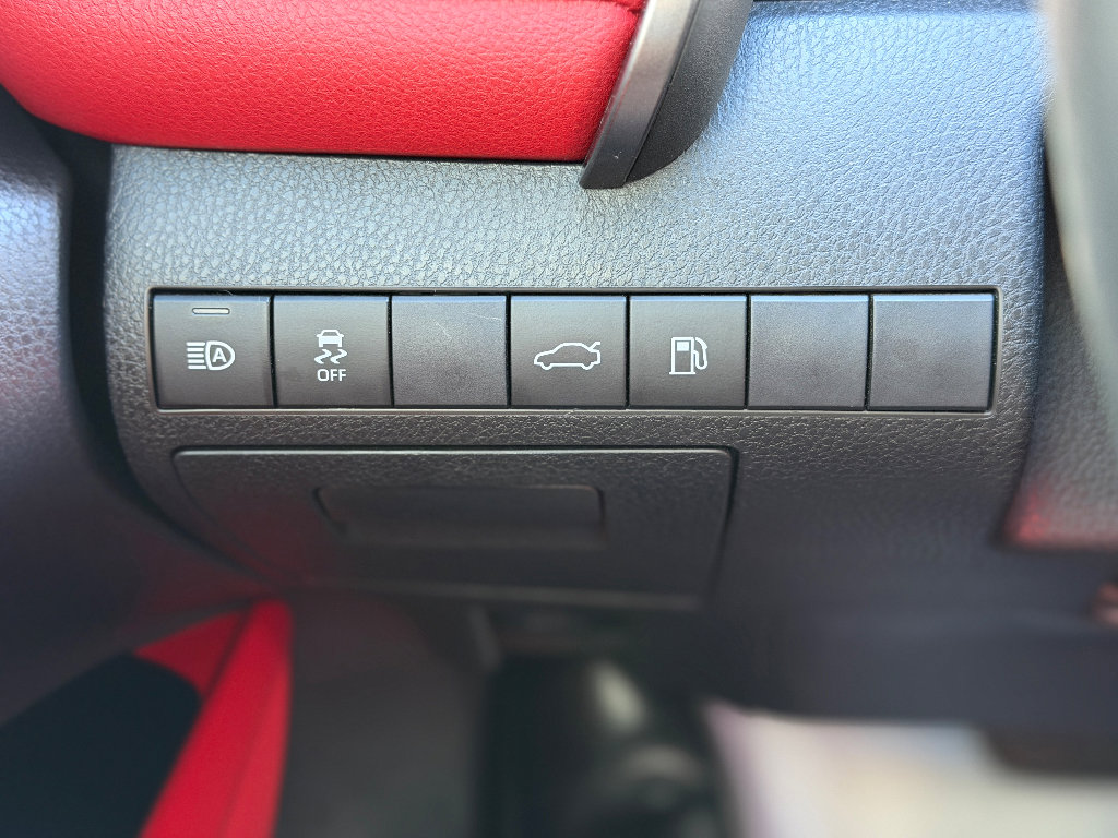 Used 2018 Toyota Camry XSE image 10