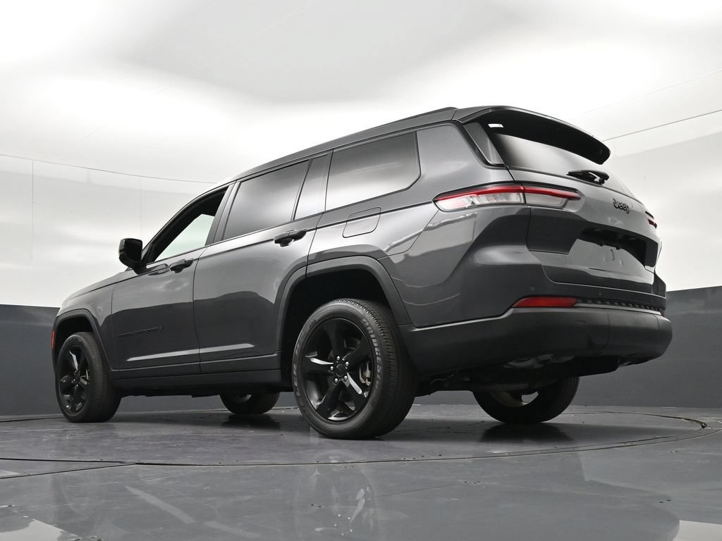Used 2023 Jeep Grand Cherokee L Laredo RWD image 21