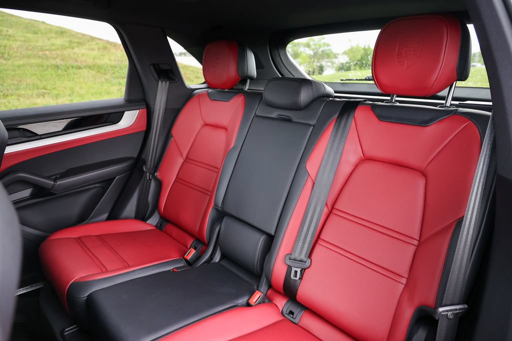 Certified 2025 Porsche Cayenne S AWD/4WD image 39