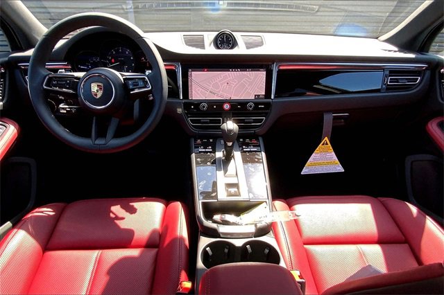 New 2026 Porsche Macan image 6