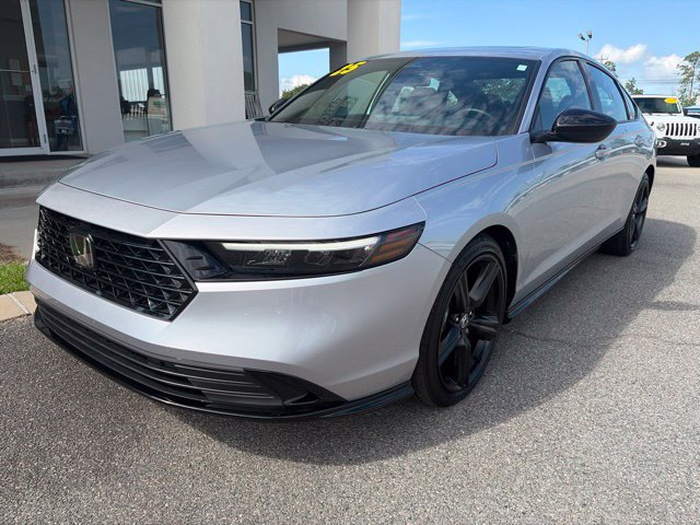 Used 2025 Honda Accord Sport image 2