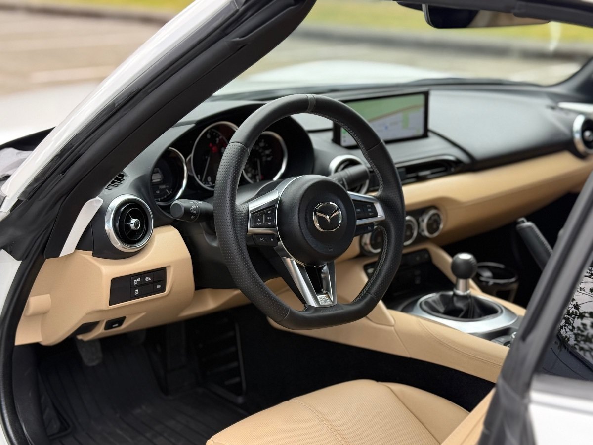 Used 2025 MAZDA MX-5 Miata RF Grand Touring RWD image 19