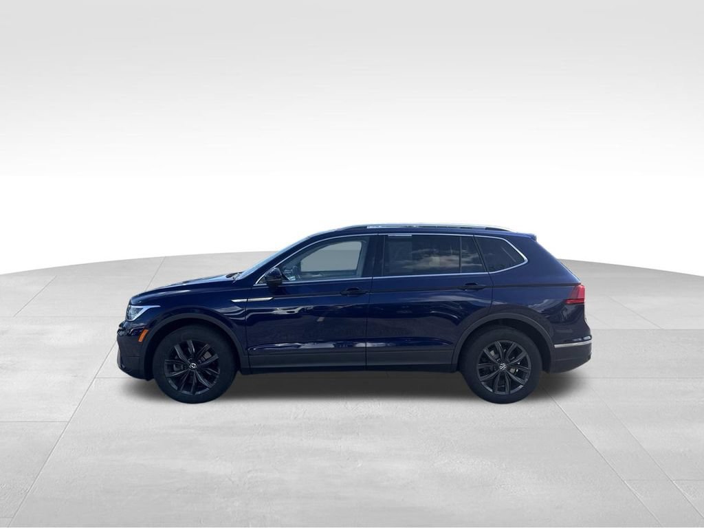 Used 2024 Volkswagen Tiguan SE AWD/4WD image 3
