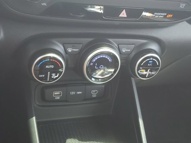 Certified 2024 Hyundai Venue SEL FWD image 28