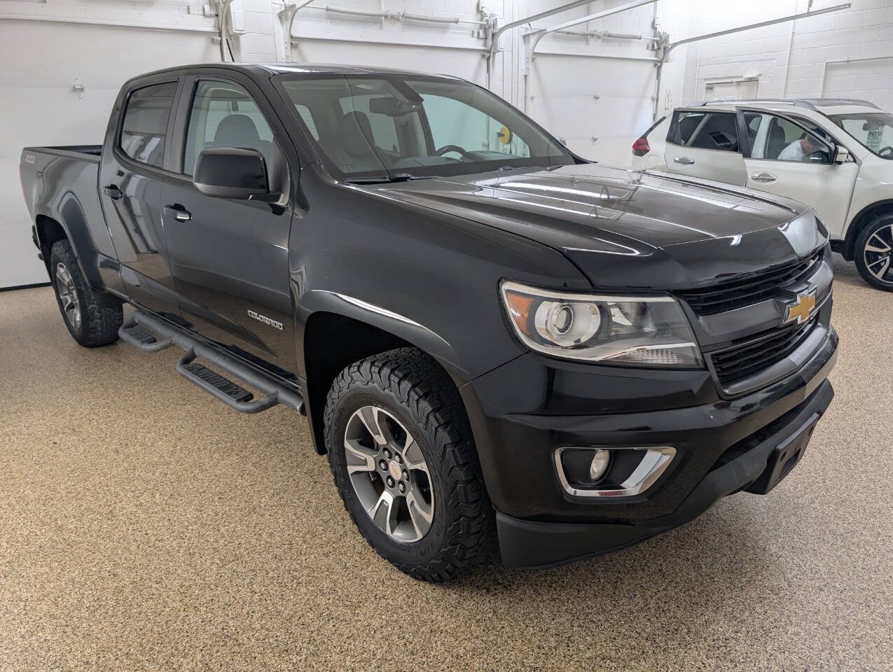 Used 2015 Chevrolet Colorado Z71 AWD/4WD image 5