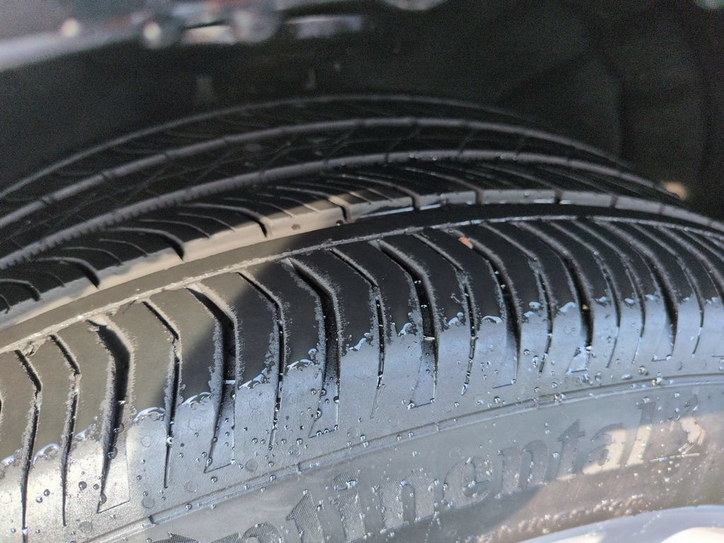 Used 2023 Buick Envision Avenir FWD image 28