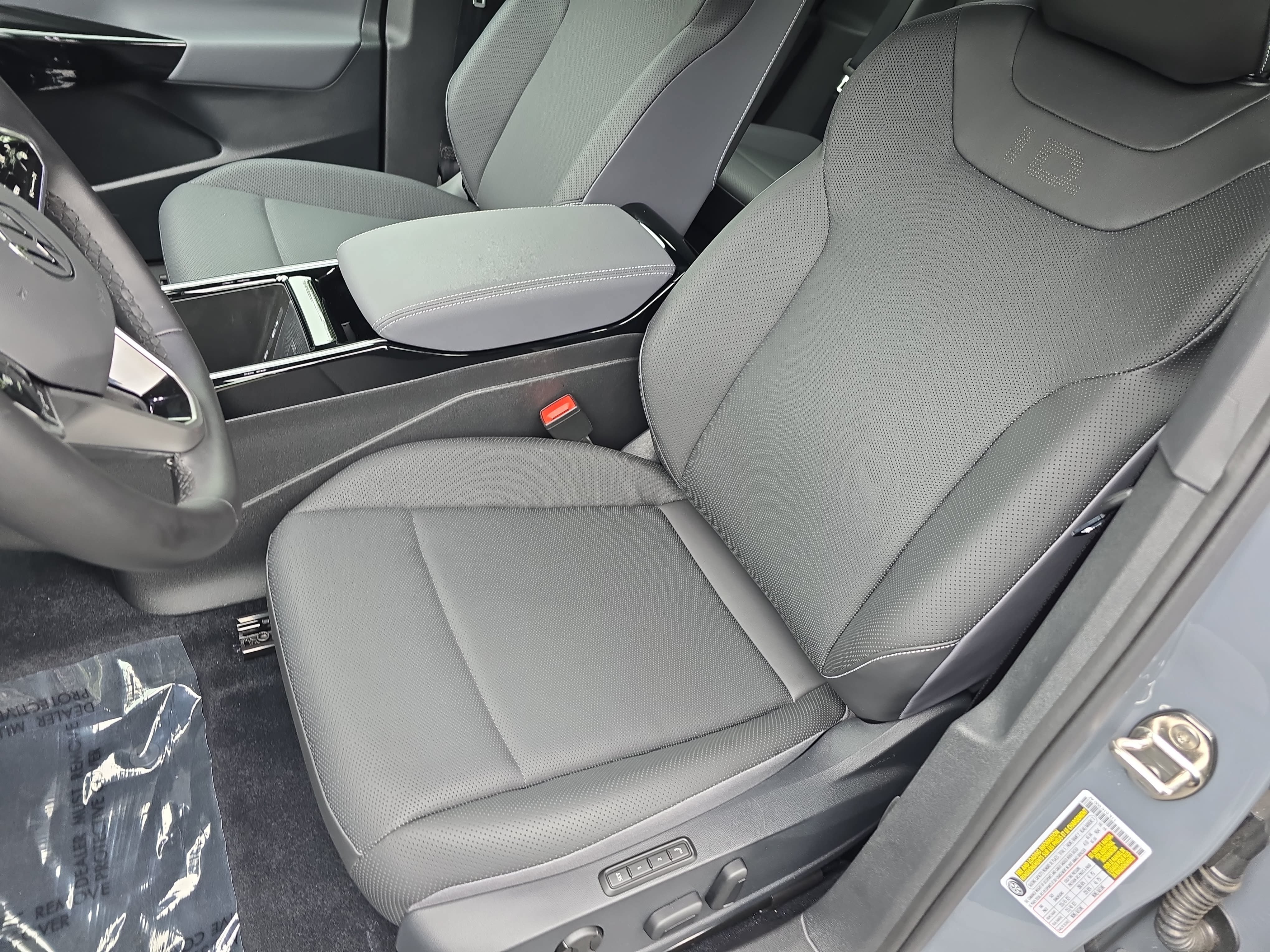 Certified 2025 Volkswagen ID.4 Pro S Plus AWD/4WD image 15