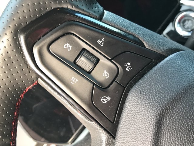 Used 2025 Chevrolet Trax RS w/ Driver Confidence Package FWD image 32