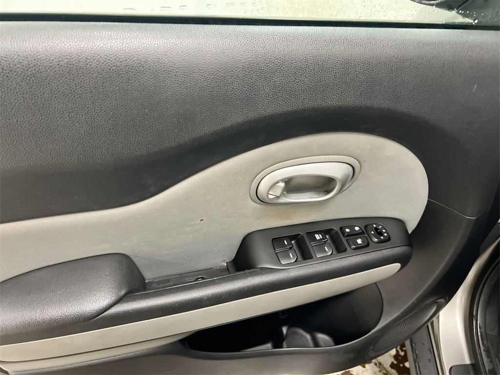 Used 2016 Kia Soul image 19