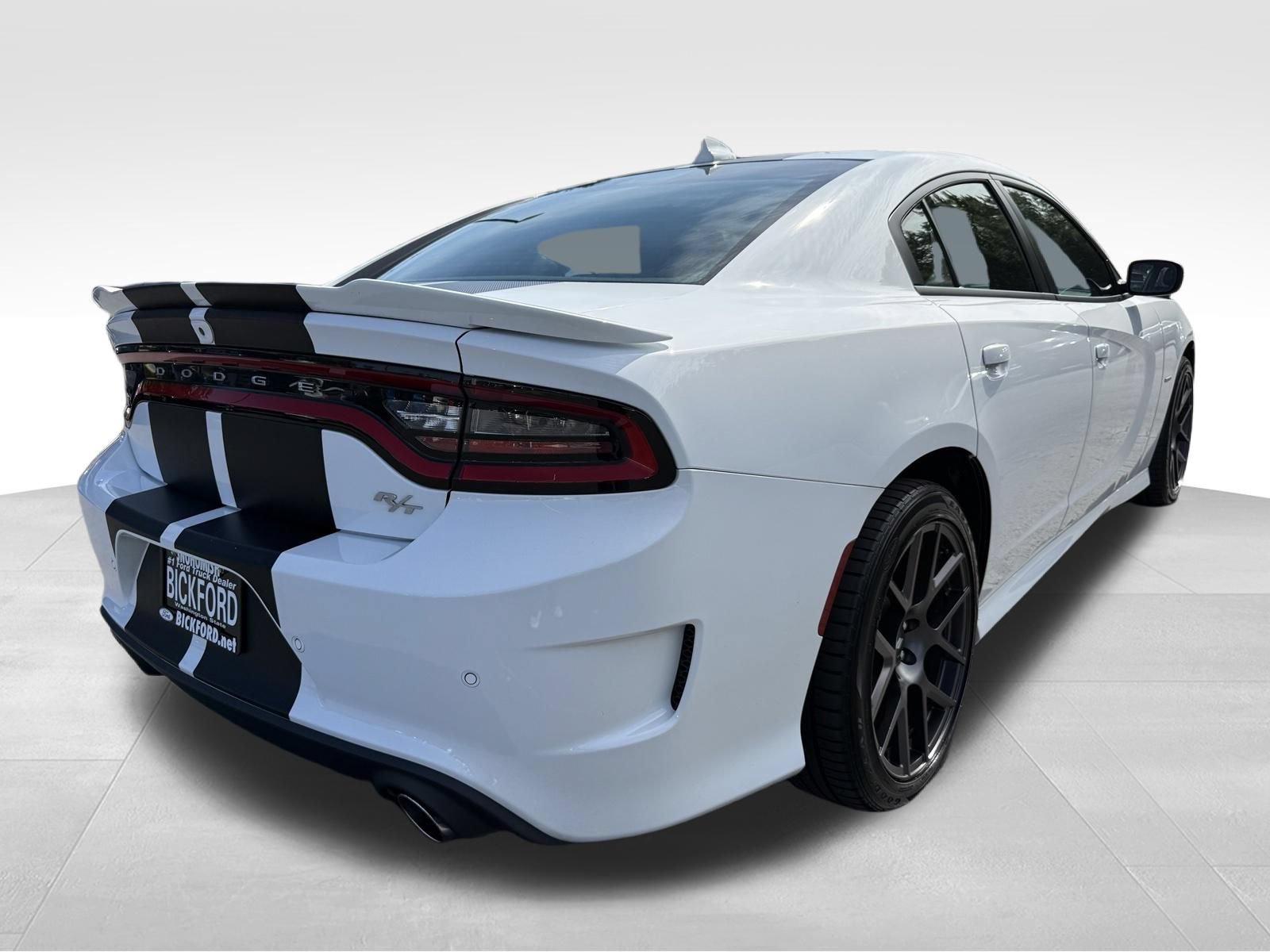 Used 2019 Dodge Charger R/T w/ Plus Group RWD image 5