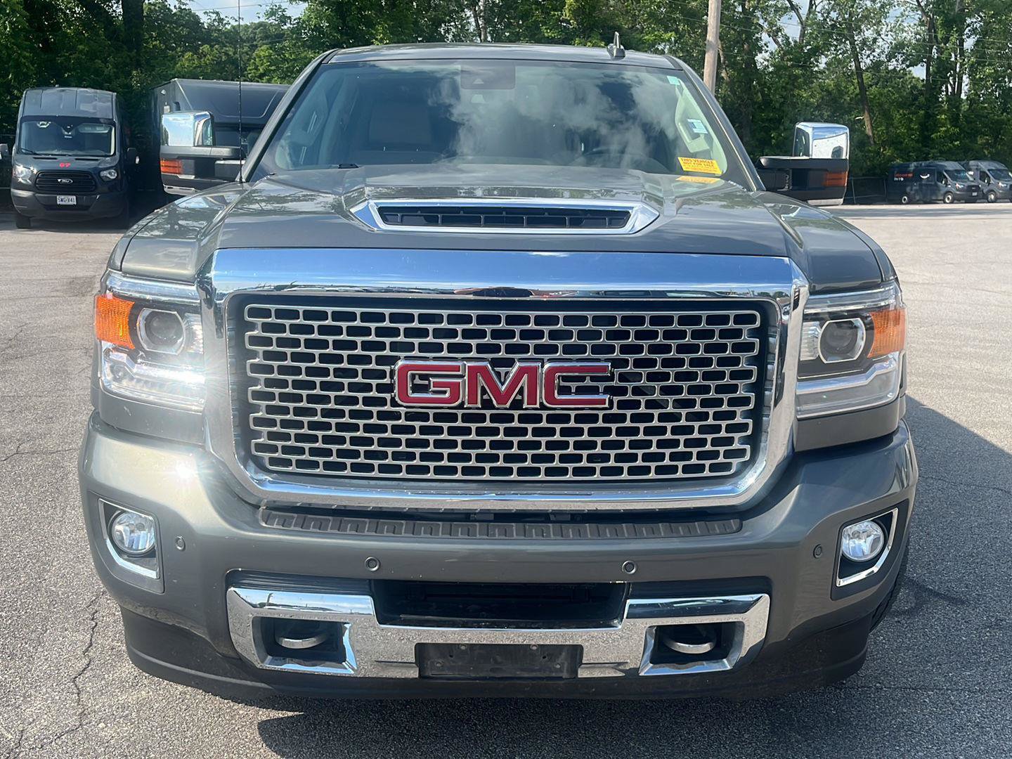 Used 2017 GMC Sierra 2500 Denali w/ Duramax Plus Package AWD/4WD image 2