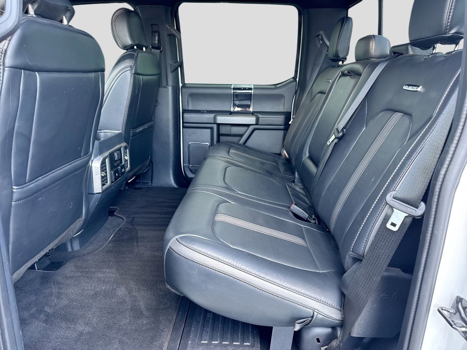 Certified 2022 Ford F250 Platinum w/ FX4 Off-Road Package image 5