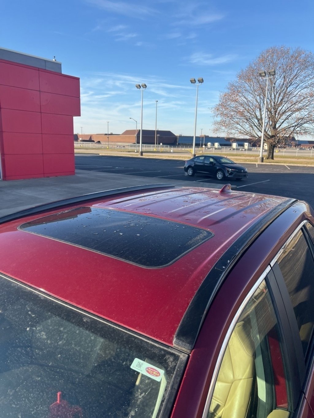 Used 2021 Toyota RAV4 XLE Premium image 25