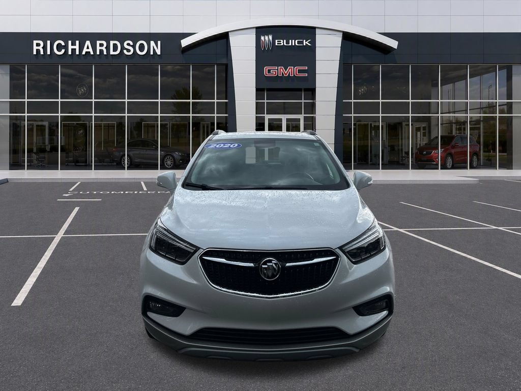 Used 2020 Buick Encore Essence w/ Experience Buick Package AWD/4WD image 9