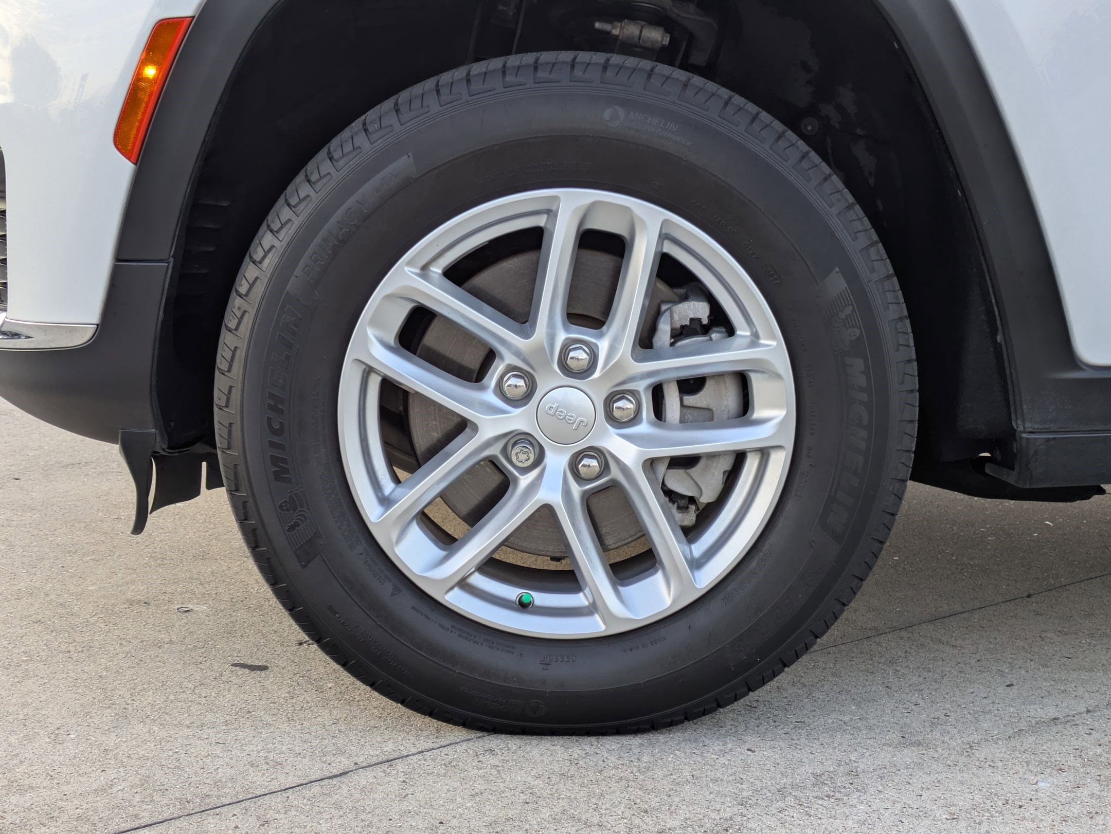 Used 2025 Jeep Grand Cherokee L Laredo image 12