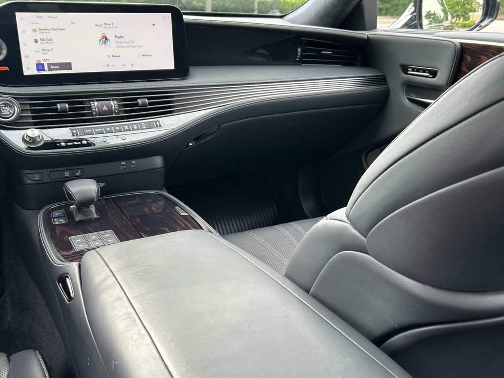Used 2023 Lexus LS 500 AWD w/ Interior Upgrade Package image 25