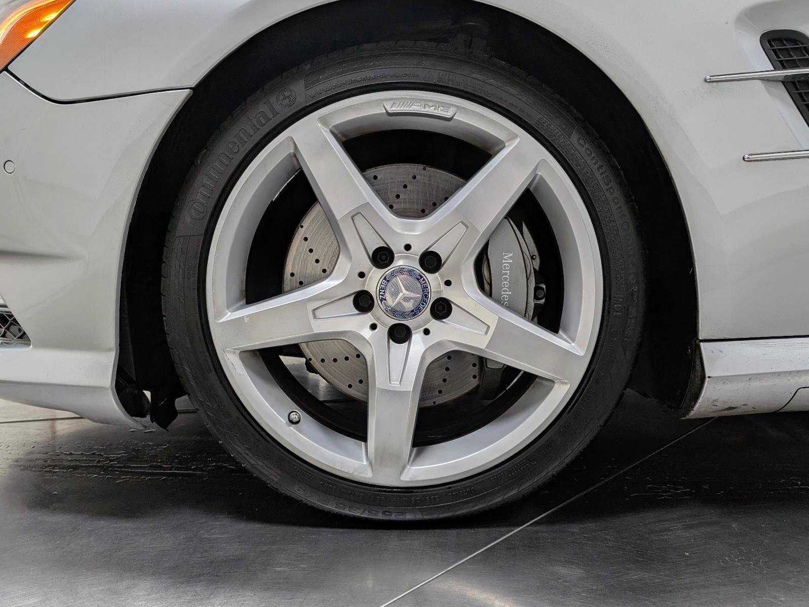 Used 2013 Mercedes-Benz SL 550 w/ Premium Pkg image 19