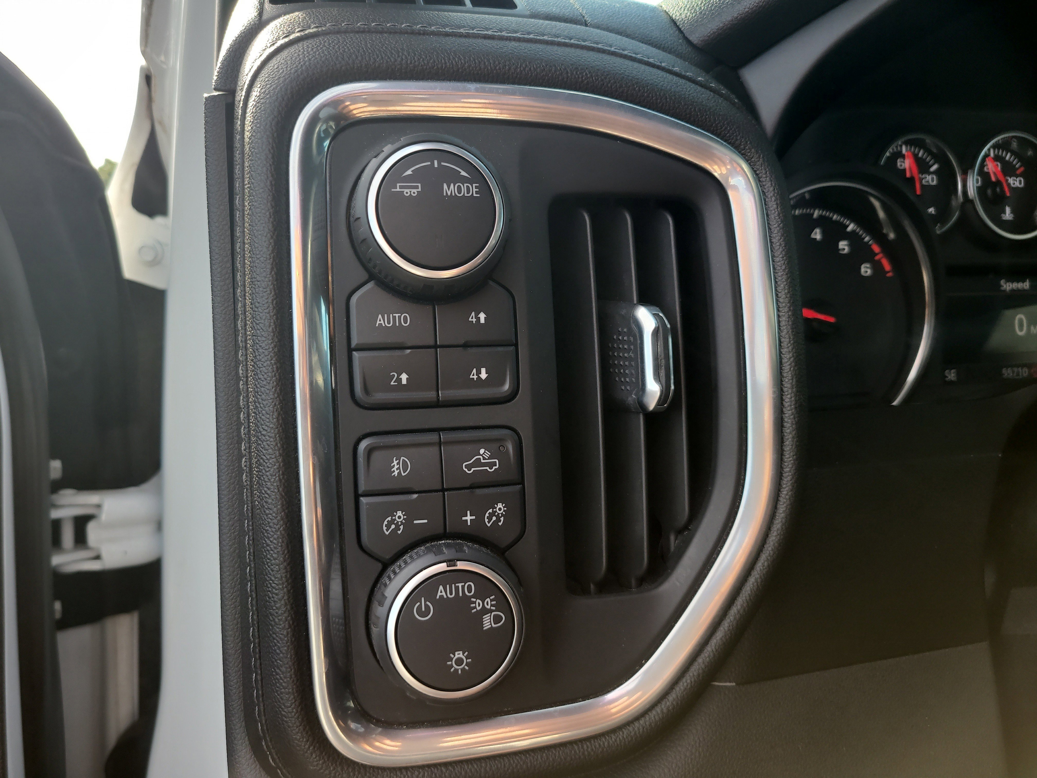 Used 2021 Chevrolet Silverado 1500 RST image 32