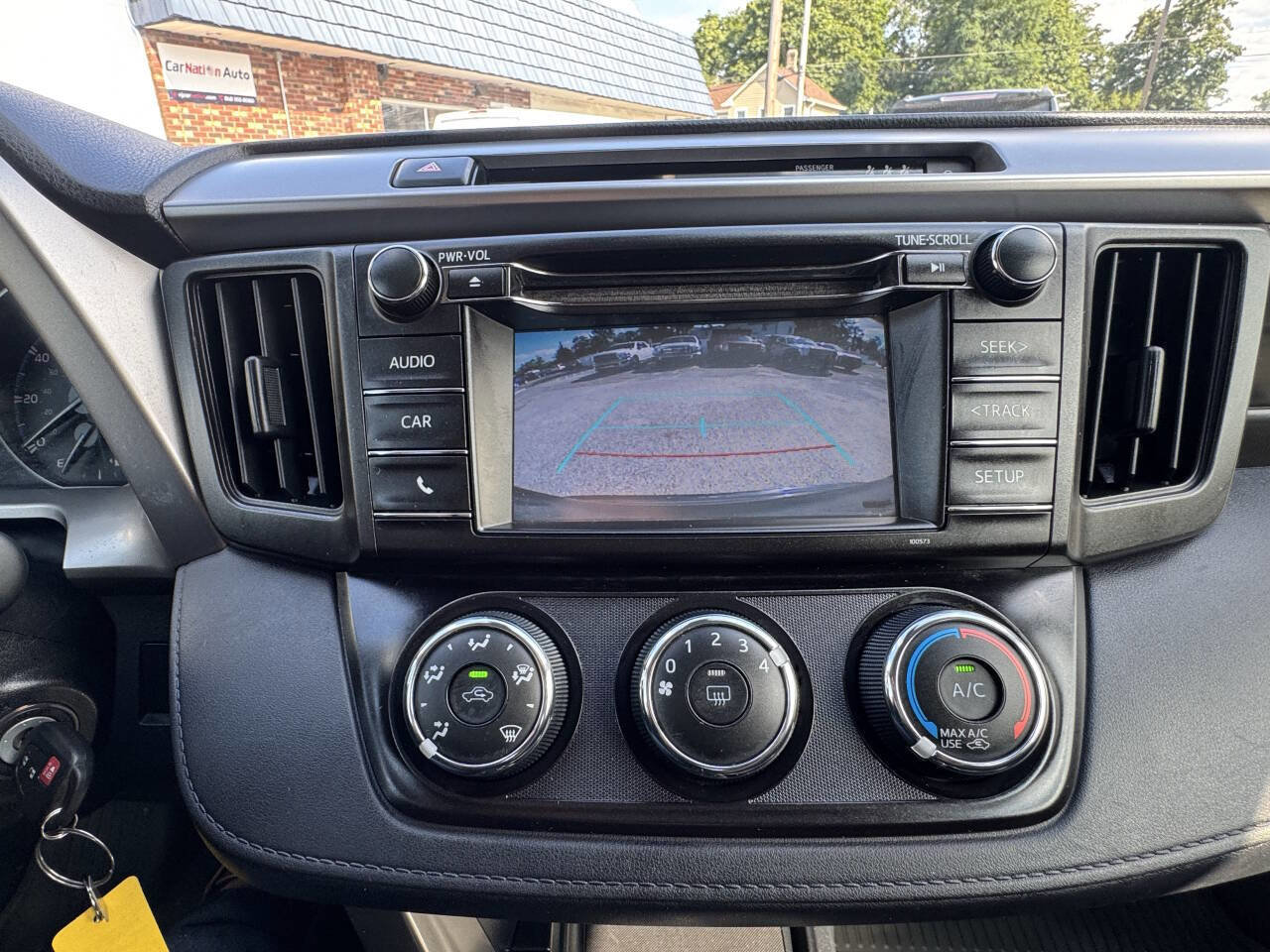 Used 2018 Toyota RAV4 LE image 52