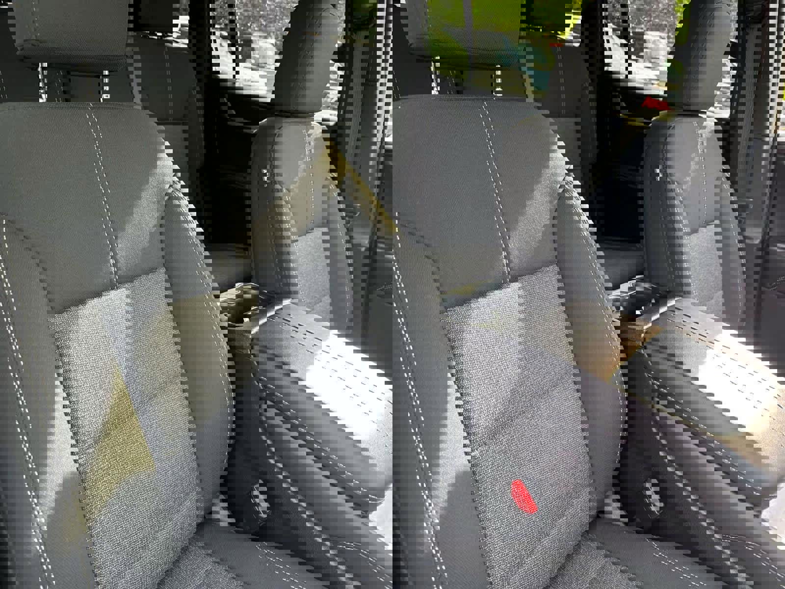 Used 2025 GMC Acadia Elevation image 10