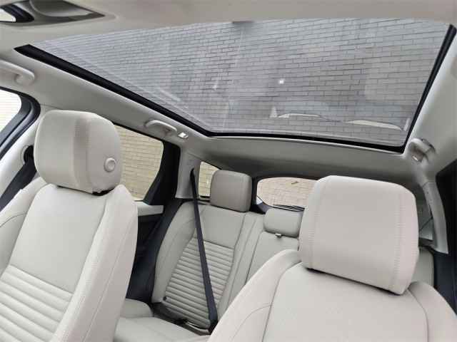 New 2025 Land Rover Discovery Sport S image 2