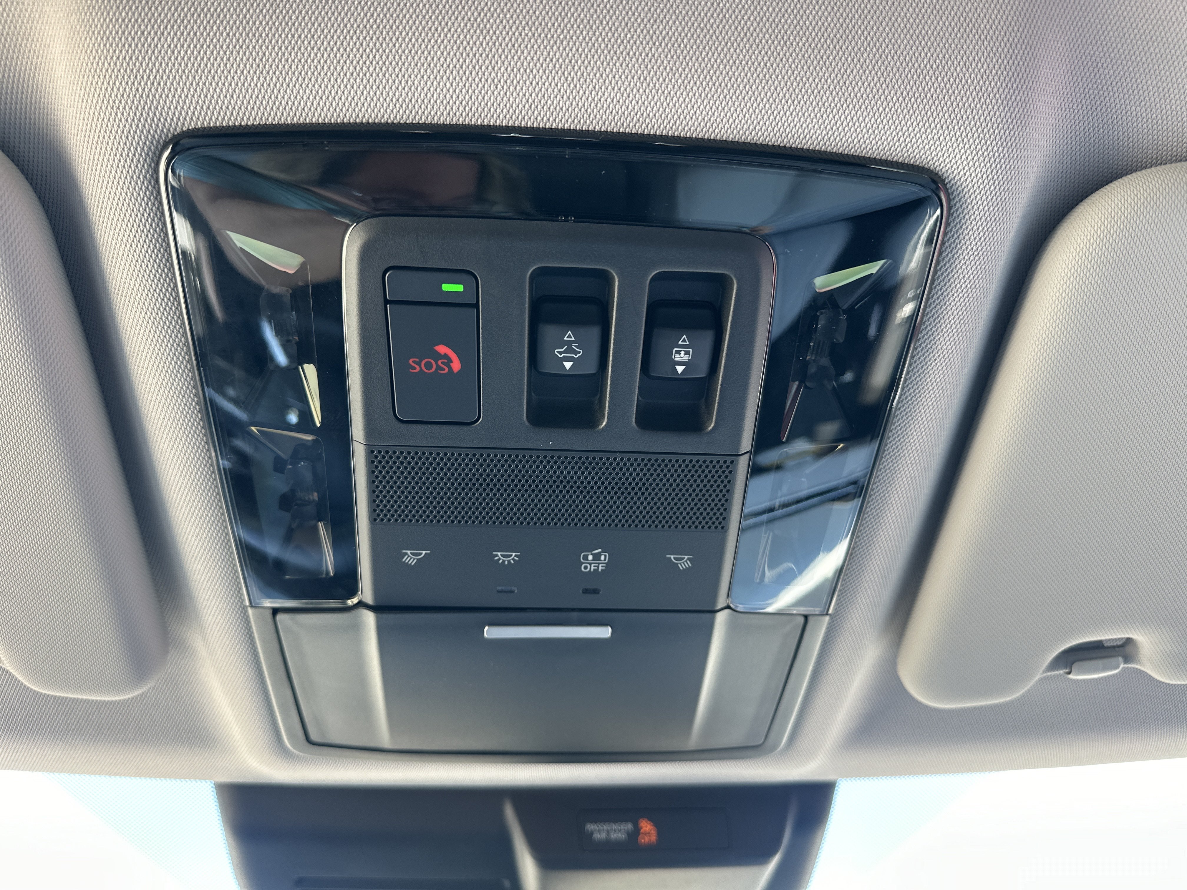 Used 2025 Mitsubishi Outlander AWD image 13
