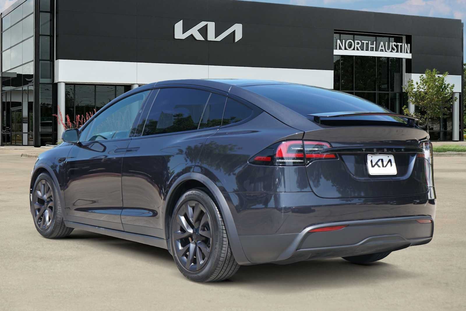 Used 2024 Tesla Model X AWD/4WD image 16