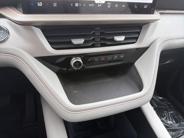 New 2026 Ford Explorer Active AWD/4WD image 20