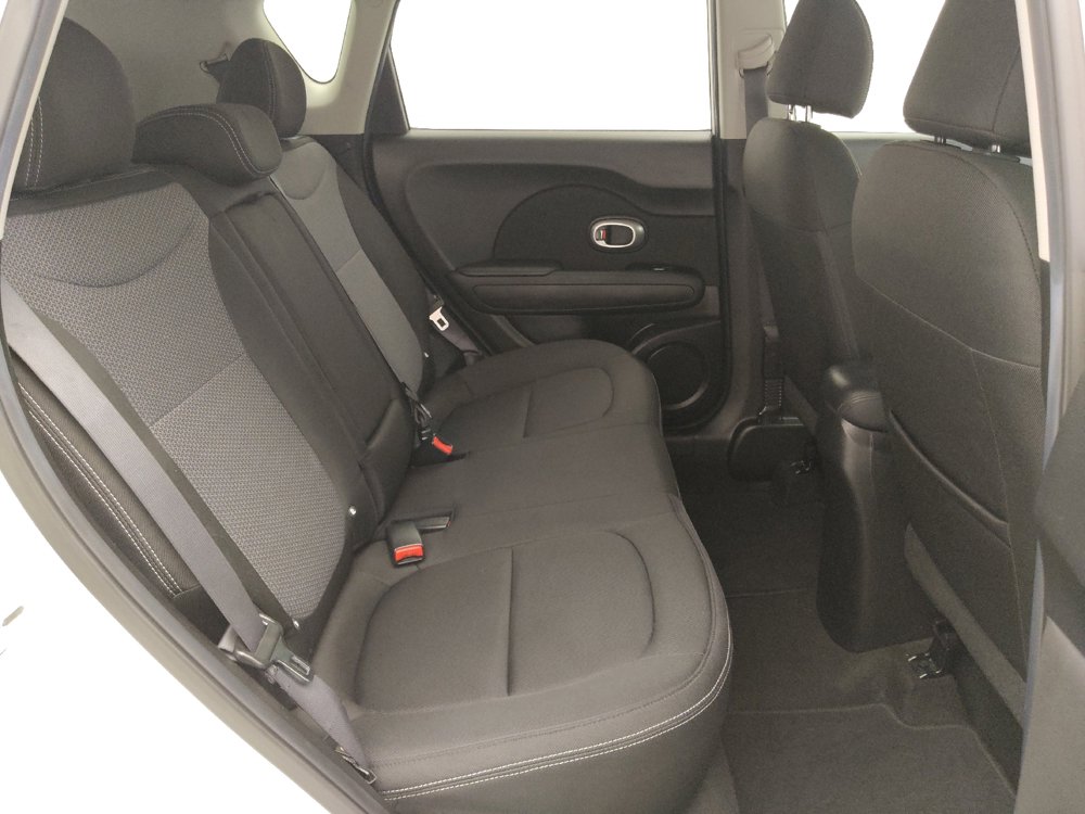 Used 2017 Kia Soul + image 19