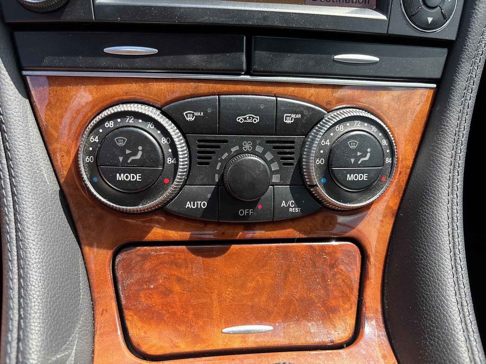 Used 2009 Mercedes-Benz SL 550 image 26