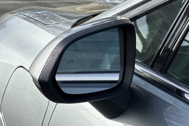 Certified 2024 Chevrolet Equinox EV LT image 50