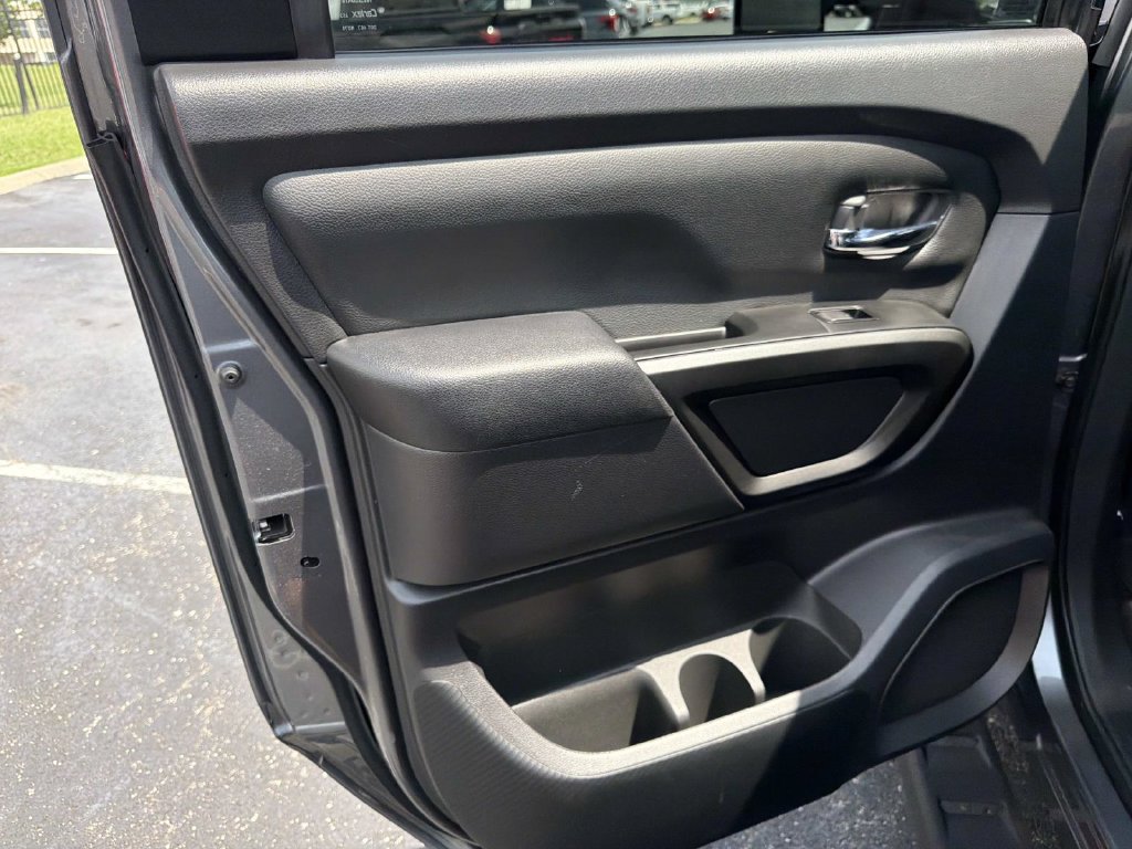 Used 2023 Nissan Titan SV w/ SV Convenience Package AWD/4WD image 13