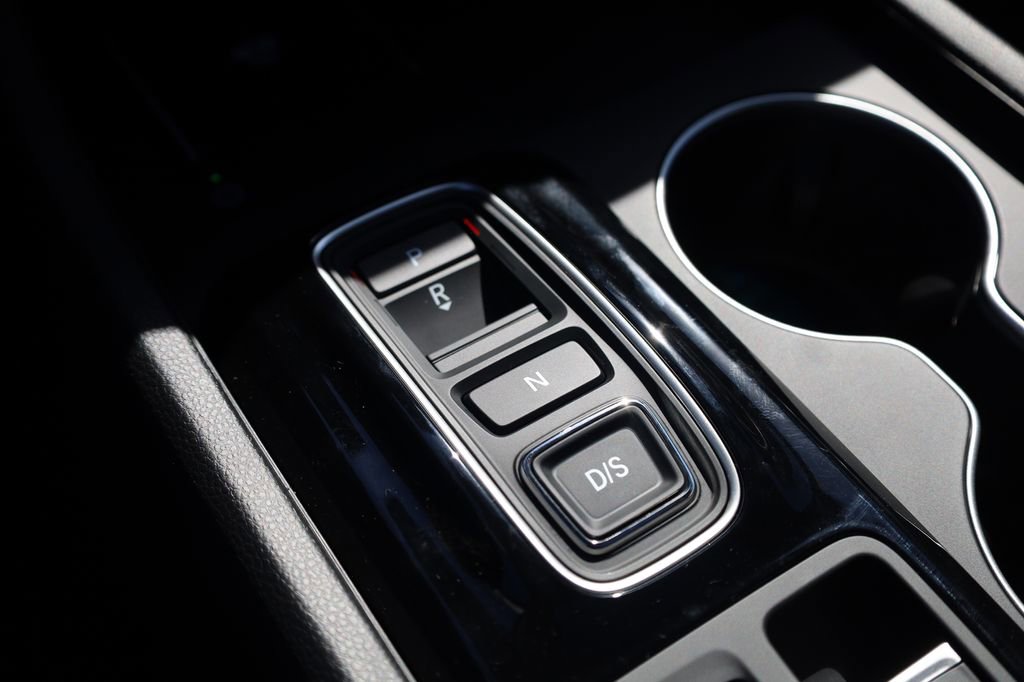 New 2025 Honda Pilot Touring image 23