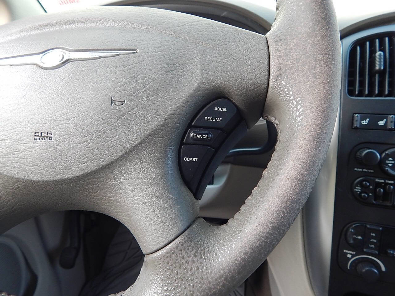 Used 2005 Chrysler Town & Country Touring w/ Luxury Group FWD image 23