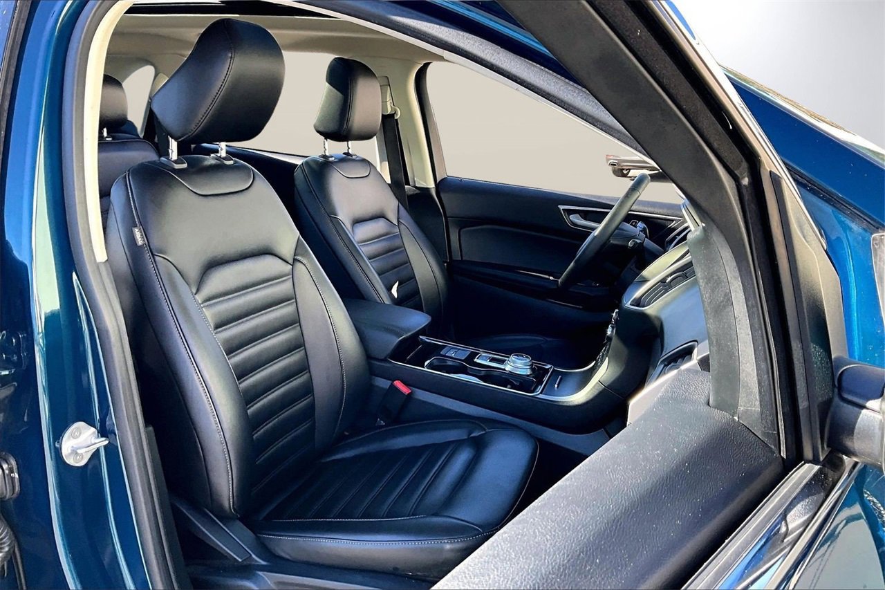 Used 2020 Ford Edge SEL w/ Convenience Package image 24