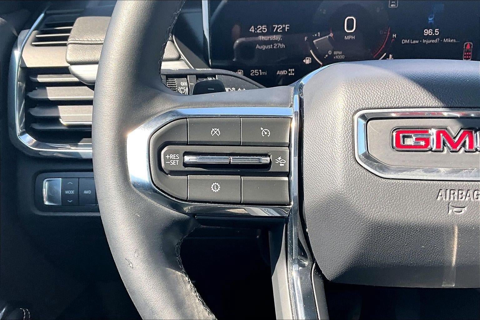 Used 2025 GMC Acadia Elevation AWD/4WD image 17