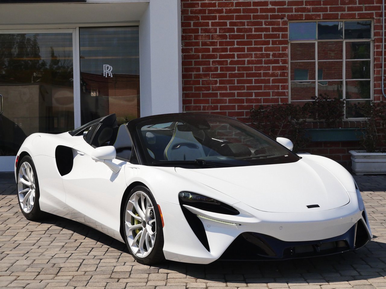 New 2025 McLaren Artura Spider
