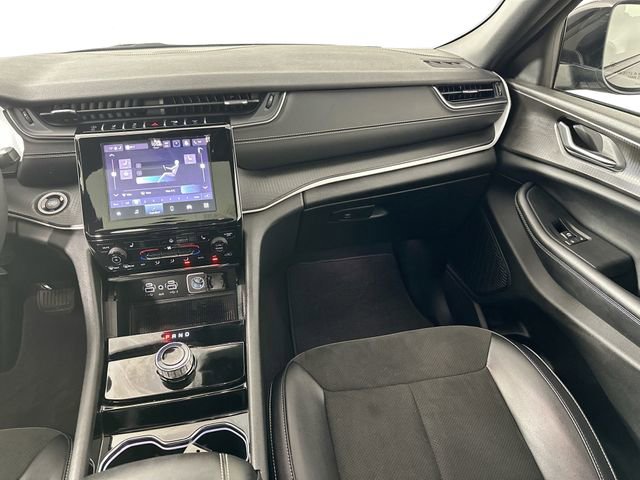 Used 2023 Jeep Grand Cherokee Altitude AWD/4WD image 27
