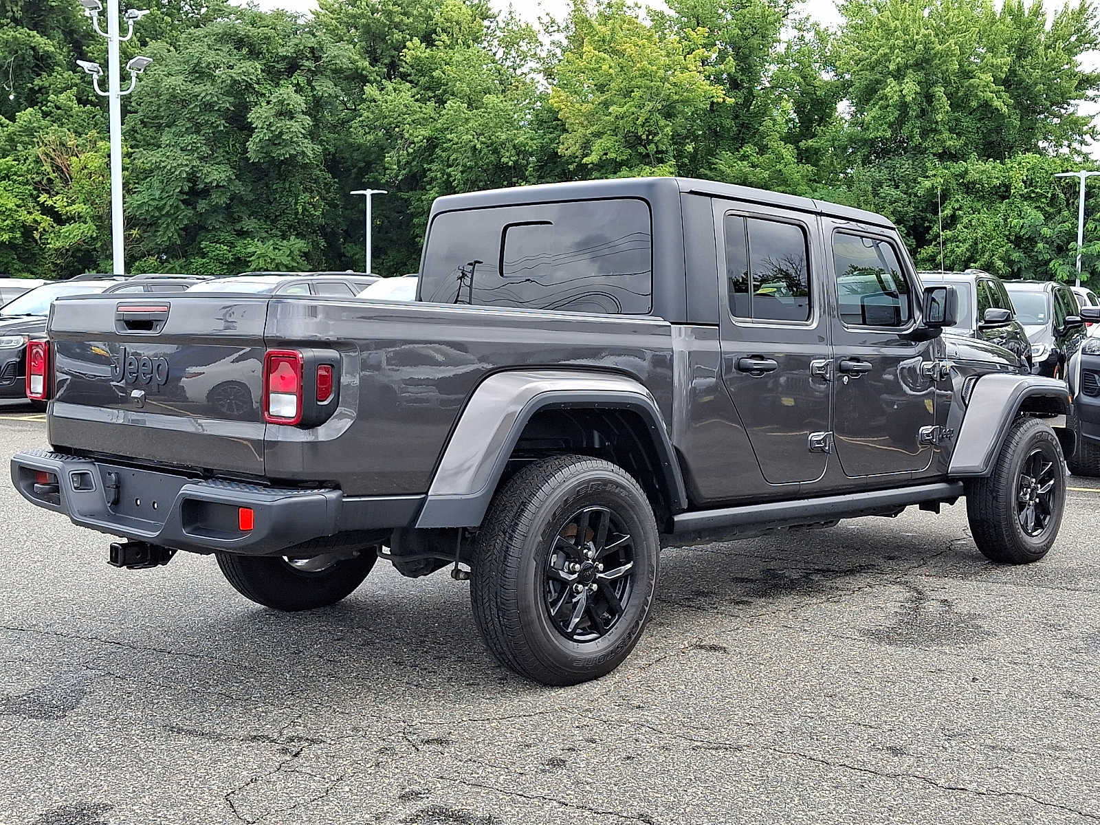 Used 2022 Jeep Gladiator Sport AWD/4WD image 6