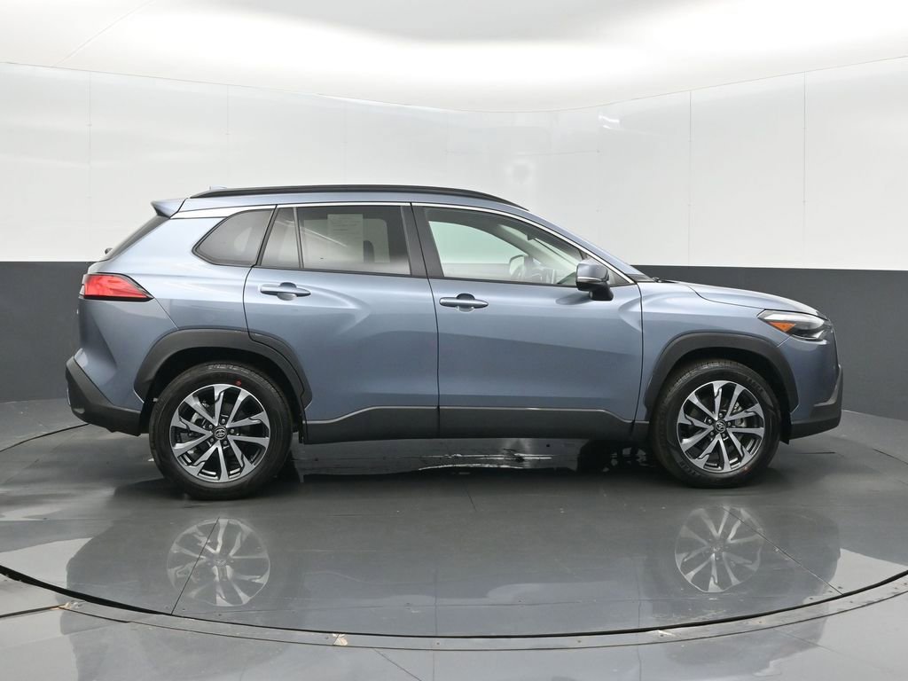 Used 2024 Toyota Corolla Cross XLE w/ Convenience Package image 25